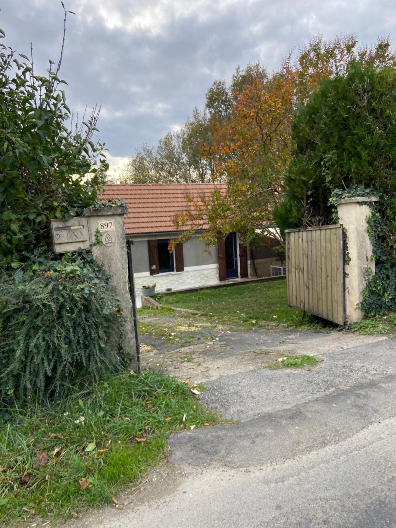 Au Lilas Rose Maison Entre Campagne Et Village Belvès Exterior foto